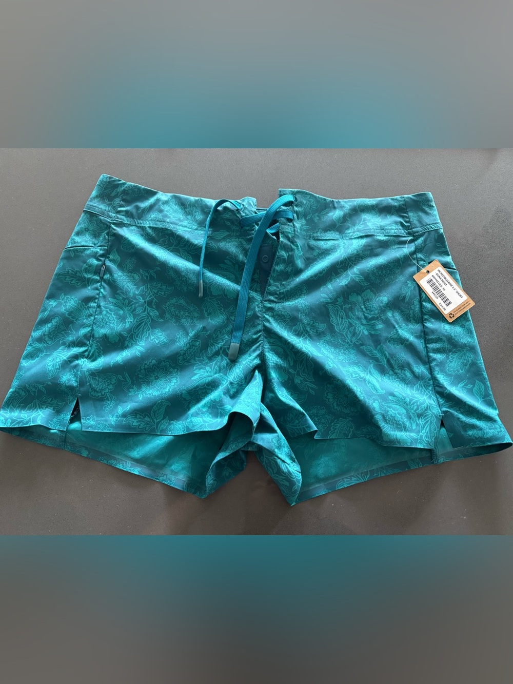 Title Nine Incrediboardie 2.5” Shorts